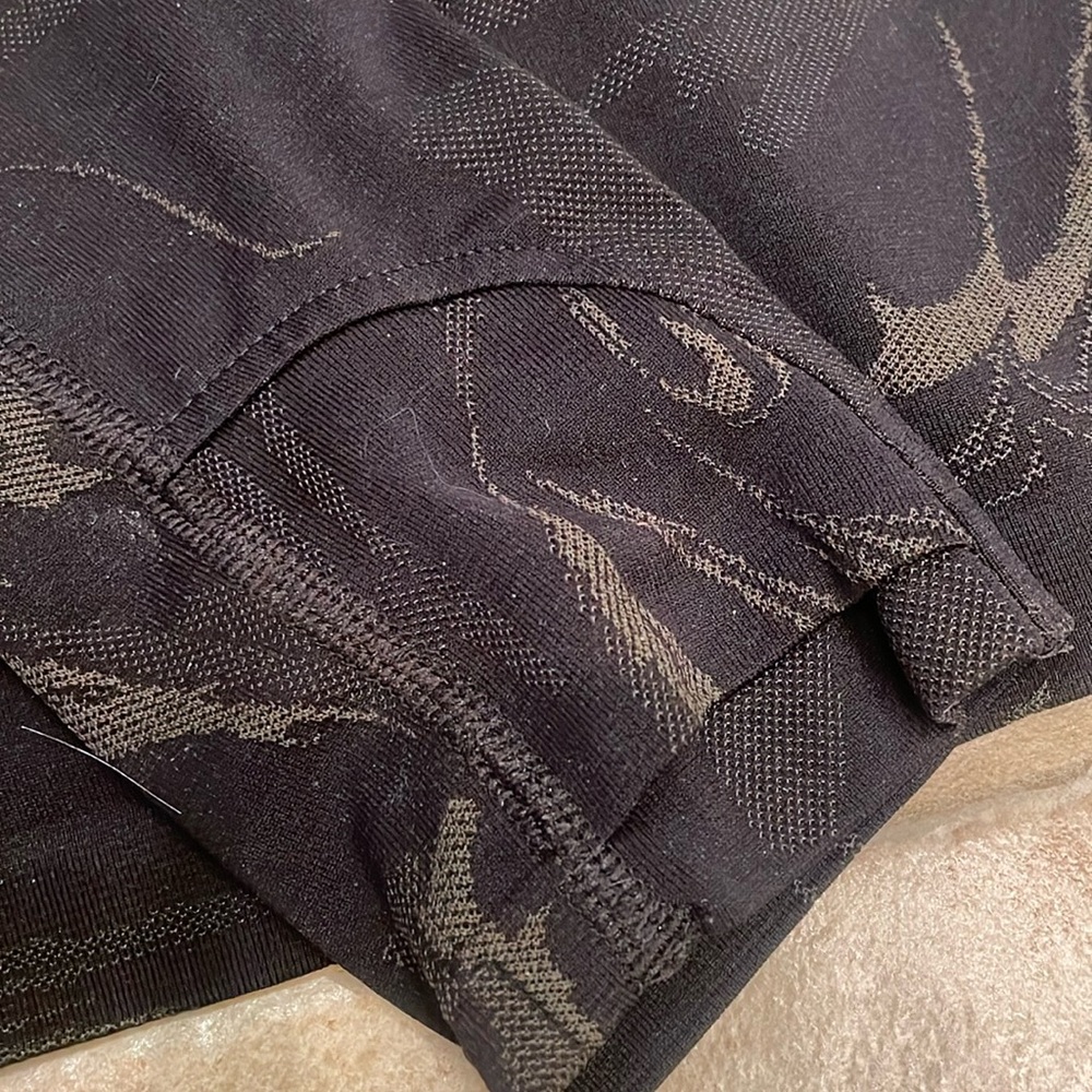 Athleta Swirl Long Sleeve 1/4 Zip Pullover Sweater - Picture 5 of 8
